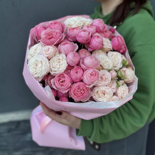 Букет из пиновидных кустовых роз сорта бомастик и Сильва Пинк