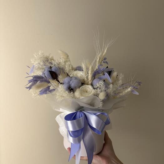 Нежный букетик из сухоцветов