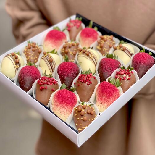 Клубника в шоколаде Romantic Evening (20-25 ягод)