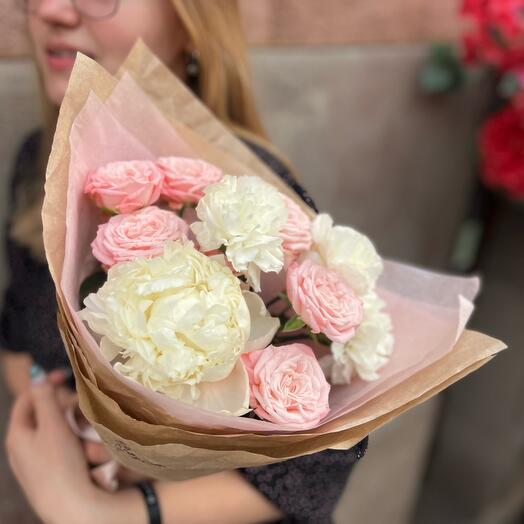Букет «Крем-сода» (пион, роза, диантус)