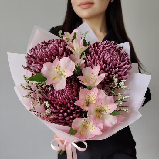 Букет из хризантем и альстромерий с веточками лимониума, букет 371