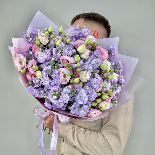 Author's bouquet with bush mattiola and pink eustoma
