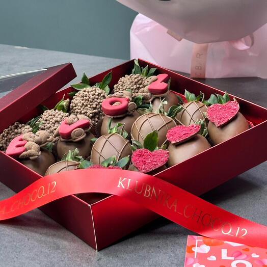 16 клубник LOVE «Медвежата»