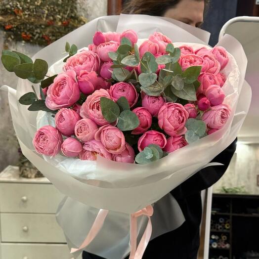 Букет пионовидных кустовых роз  Сильва Пинк