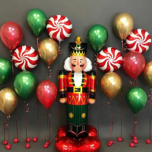 A set of balls 33. Christmas balls