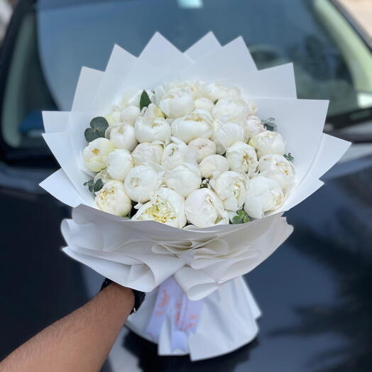 30 White Peony Bouquet
