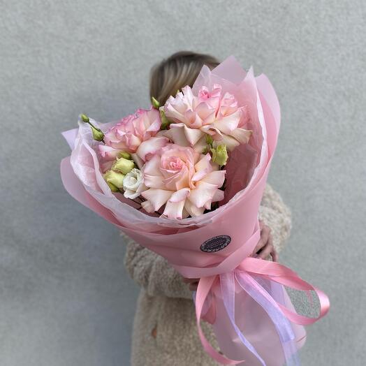 A collective compliment with a rose and an eustoma