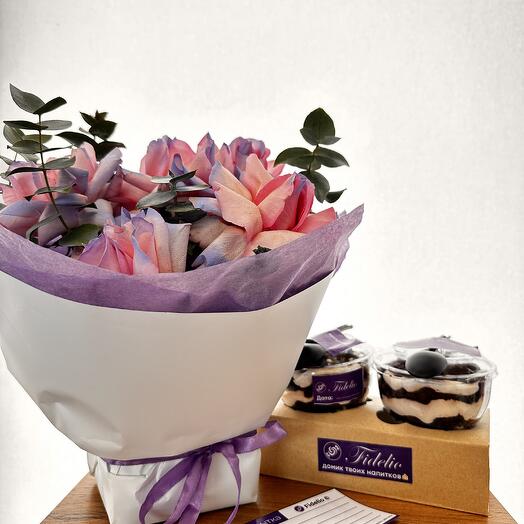 Набор: Букет с французской розой, латте и 2 трайфла