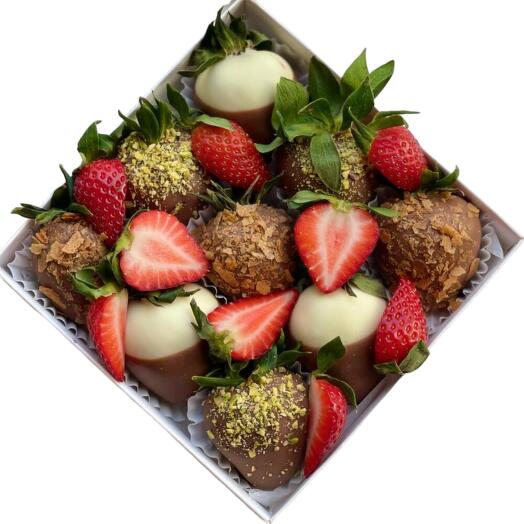 Strawberries in chocolate "Kaleidoscope" 9 pcs