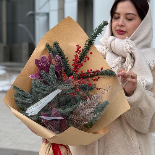 Зимняя охапка с илексом