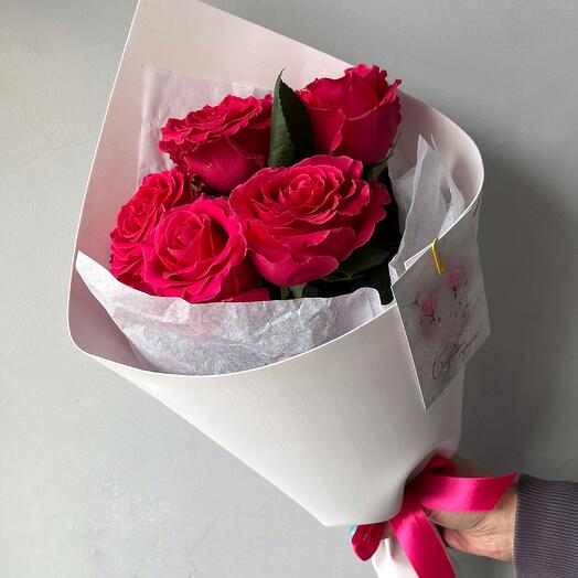 Букет из розы цвета фуксия
