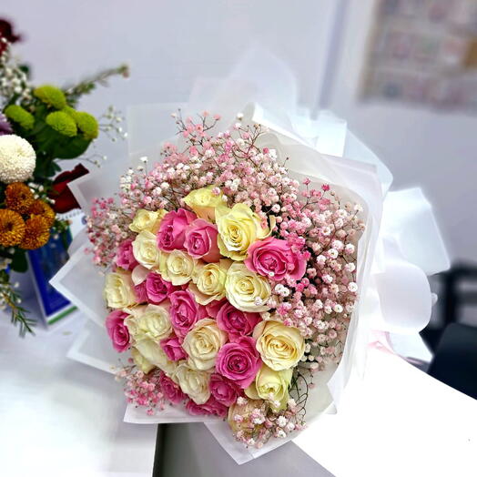 31 pink and white roses