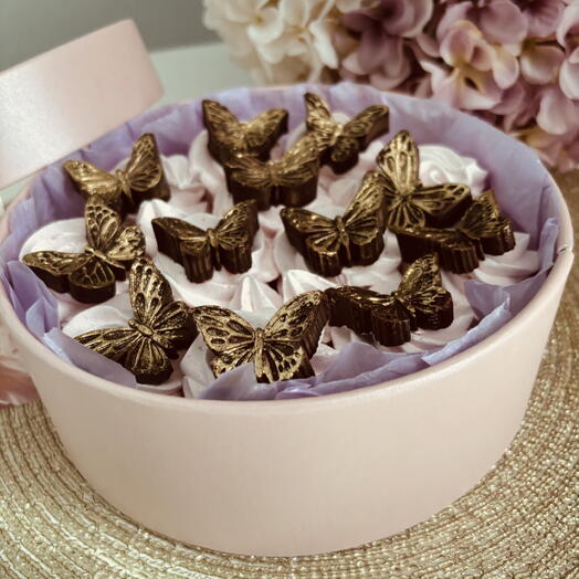 Зефир вишневый с горьким шоколадом