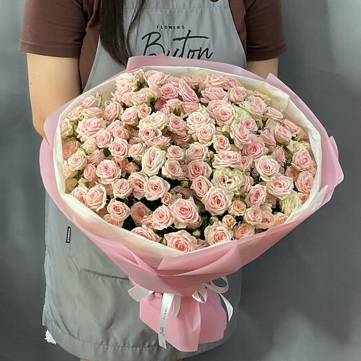 Букет из 31 кустовой розы