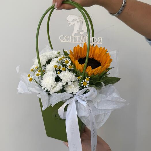Композиция с подсолнухом и ромашками 🧡