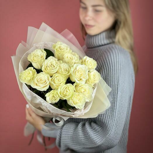 Classic Elegance: 15 Mondial White Roses