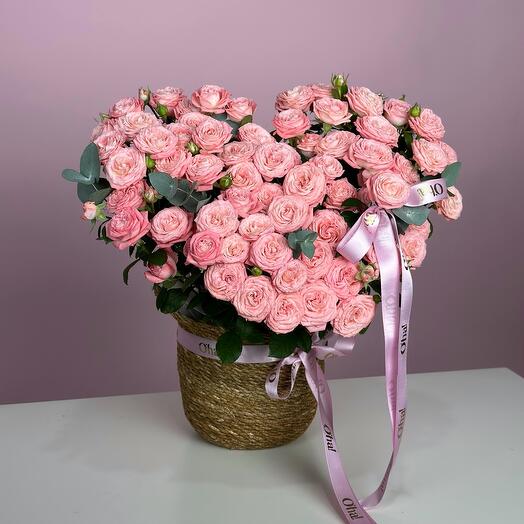 Heart sprey roses basket