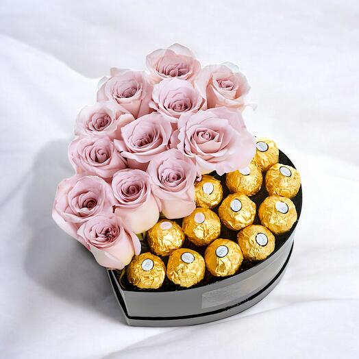 SWEETHEART ROSAS ROSADAS + BOMBONES DESDE 12 ROSAS