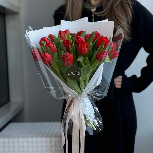 Моно букет из 21 тюльпана RED