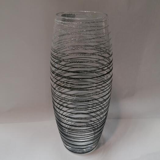 Ваза серебро на черном