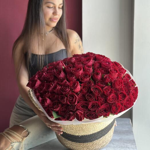 Большая корзина из 101 красной кенийской розы | Премиум доставка