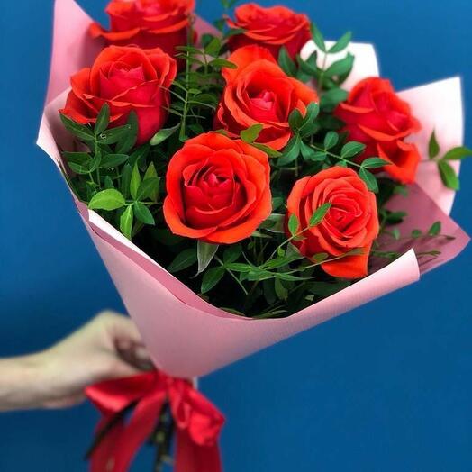 Mono bouquet of roses Ecuador with pistachio leaves roses red