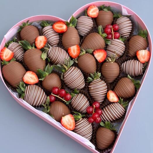 Клубника в шоколаде сердце