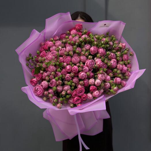 Bouquet of peony-shaped bush roses 9
