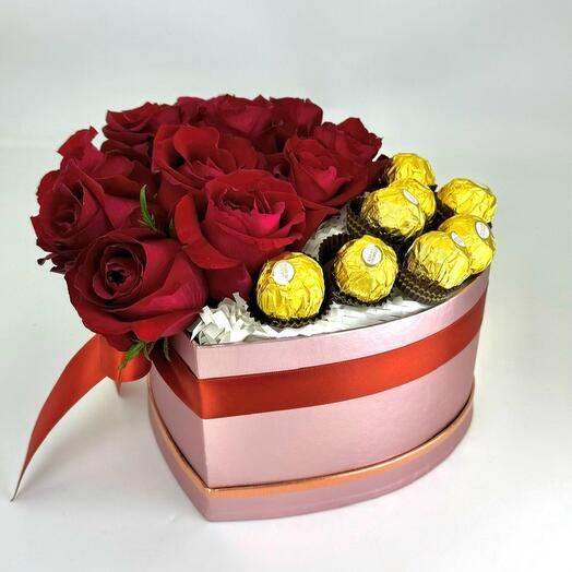 Roses in a box with sweets "Sweet temptation"