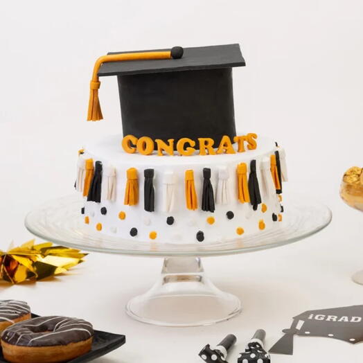 Delightful Graduation Cake (2.5 Kg)