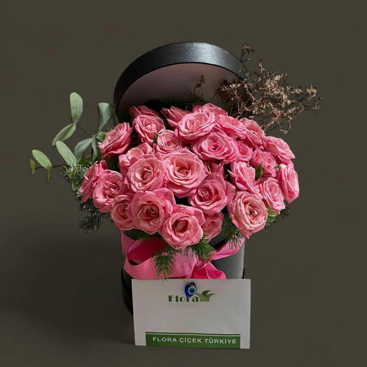 Spray roses in box