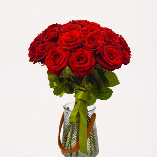 Bouquet of beautiful red Roses / 25 pieces