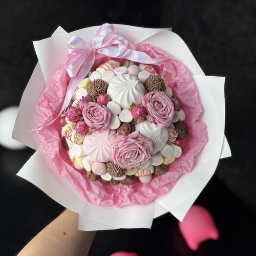 Сладкий мини букет с розами