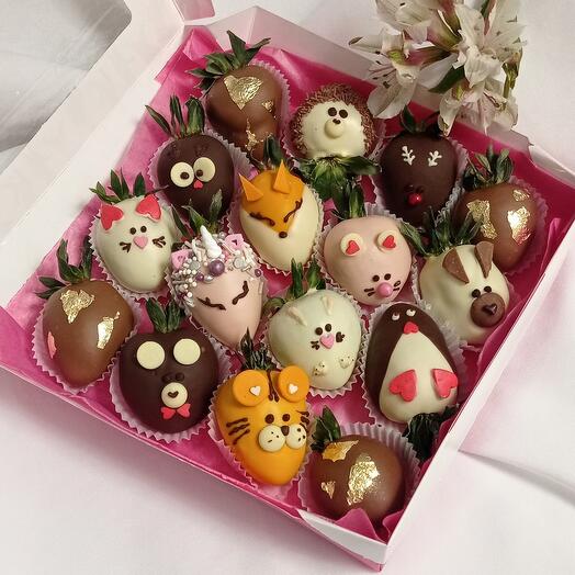 Chocolate-covered strawberries "Zoo" 16 pieces