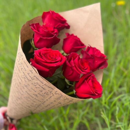 7 rosas rojas