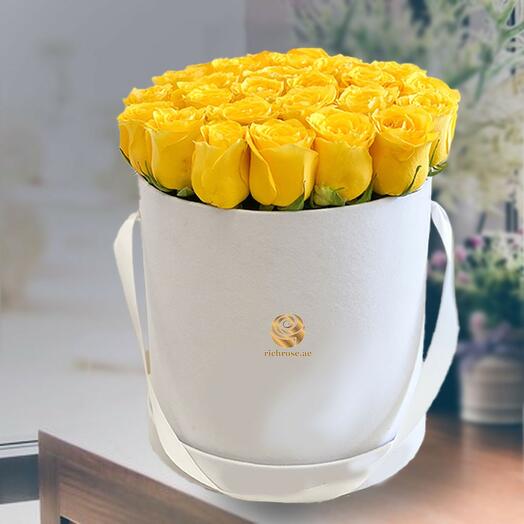 Yellow Roses in Round Box Flat Shape