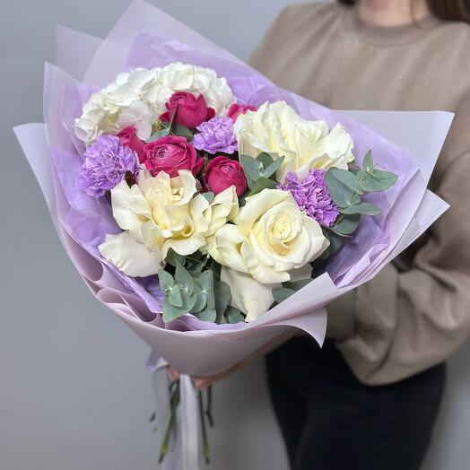 Bouquet with hydrangea and white French roses