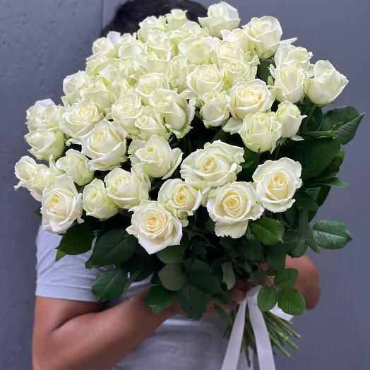 51  Белые розы