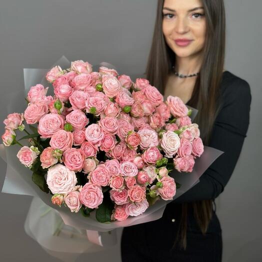Пионовидные розы Мадам бомбастик