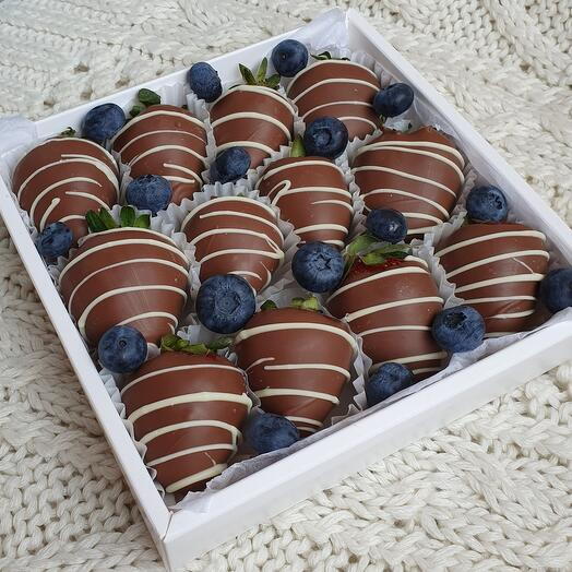 Chocolate covered strawberries/Gift for your loved one/Sister/Wife