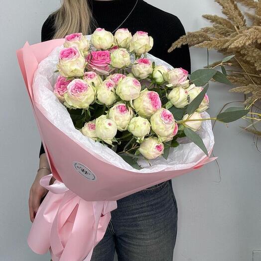 Букет из пионовидных кустовых роз розового цвета. Для любимой