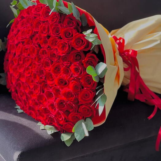 Classic red rose bouquet