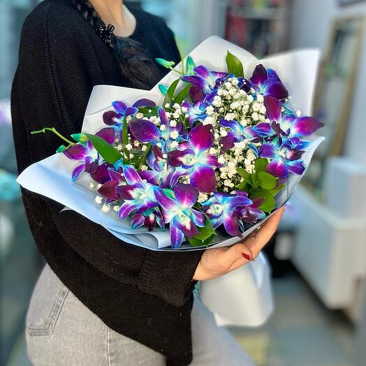 Ramo de autor con orquídea espacial y gypsophila "Eres mi Cosmos" 💙