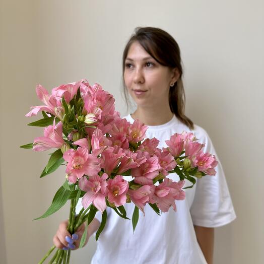 Букет из альстромерий