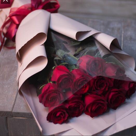 15 roses of velvet burgundy roses Ecuador