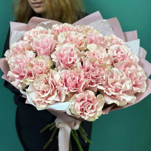 Bouquet of 19 pink roses