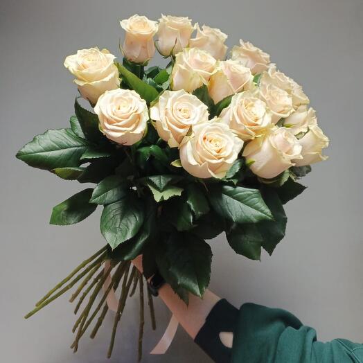 Букет 15 роз под ленту