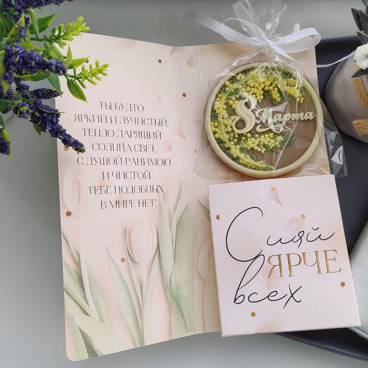 Postal con chocolate belga hecho a mano el 8 de marzo