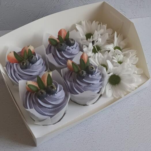 Капкейки с цветами маме в подарок