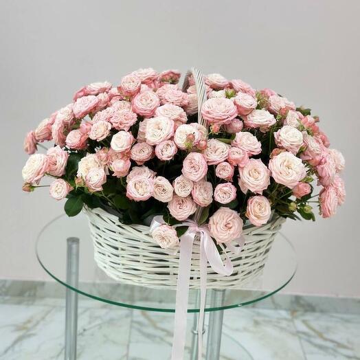 Корзина с цветами пионовидные розы🥹🥹